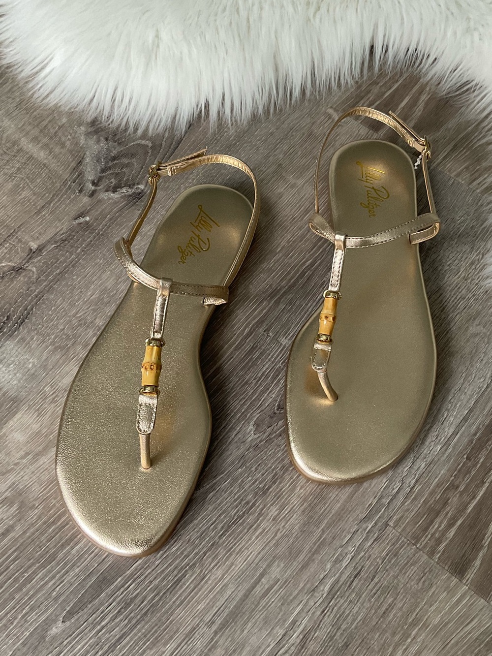 π LILLY PULITZER Leena Gold T-Strap Sandal - Picture 3 of 11